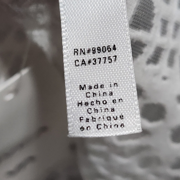 RVCA NWT Lion Eyes White Tank Top from Buckle Size Large Lightweight Beachy - Picture 11 of 16